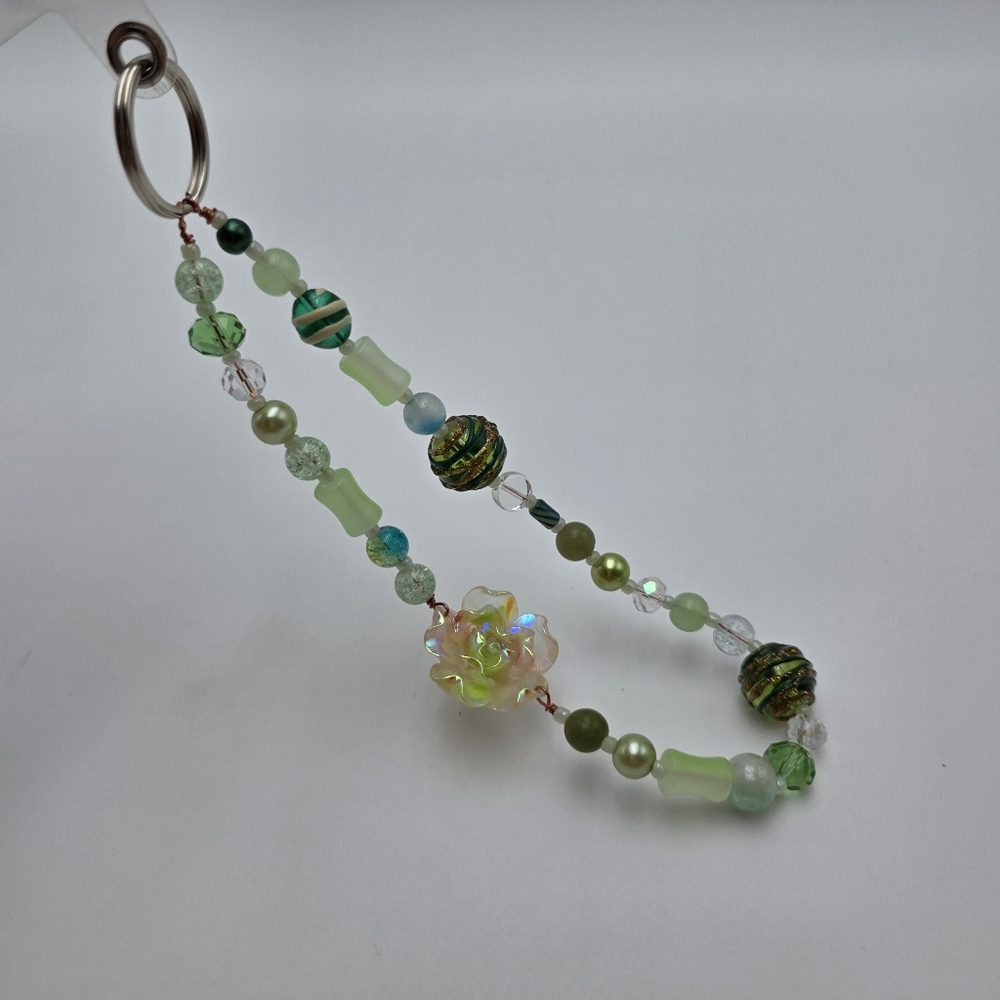 Handmade Green Beaded Phone Charm – Cute Wrist Strap Accessory - Picture 4 of 4